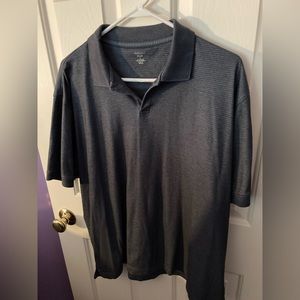 Men’s Van Heusen cotton/polyester blend short sleeve polo. Size: L